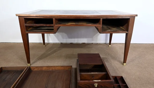 Important Bureau en Acajou, époque Directoire - Début XIXe