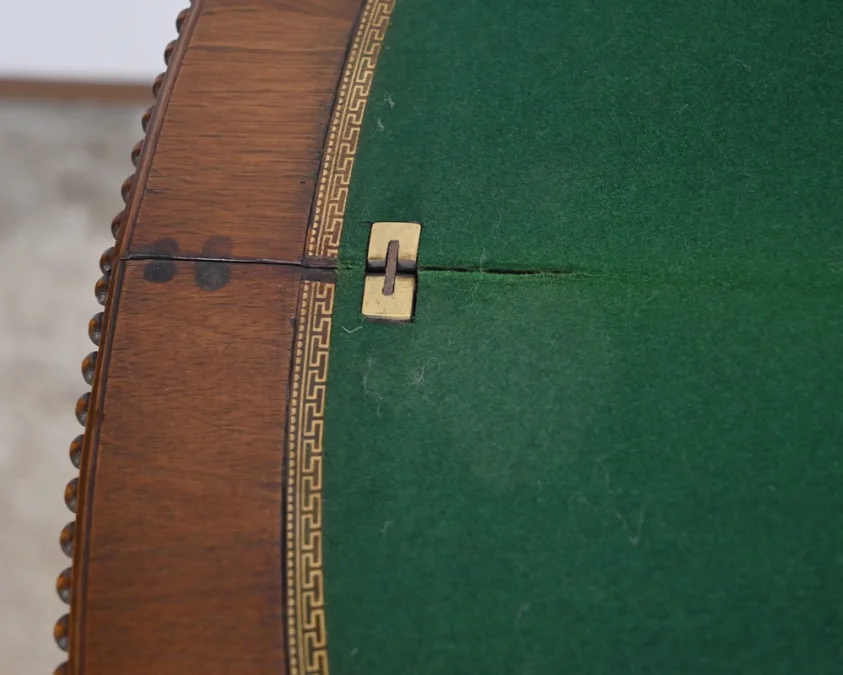 Table Demi-Lune en Noyer, style Louis XVI – Fin XIXe