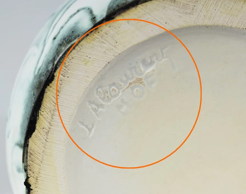VASE signiert L.. ALAURENT
