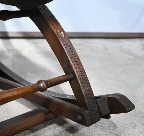 Fauteuil à Bascule Syrien en Noyer – Fin XIXe