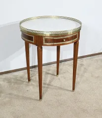 TISCH IM LOUIS XVI-STIL