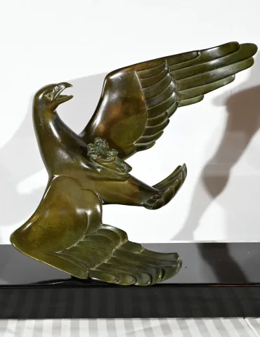 Bronze « Chasse à l’Aigle », signé J.de Roncourt, Art Déco – 1930
