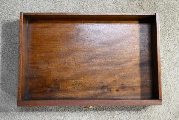 Buffet en Loupe de Thuya et Acajou, style Louis XVI – 2ème partie XIXe