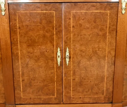 Buffet en Loupe de Thuya et Acajou, style Louis XVI – 2ème partie XIXe