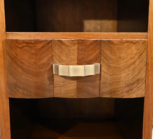 Nachttisch im Art-Déco-Stil
