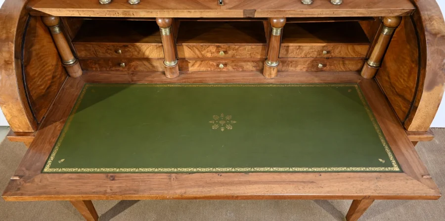 CYLINDER TOP DESK