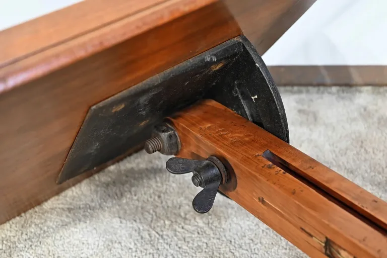 Table de malade ou Lutrin en Acajou Blond massif – Milieu XIXe