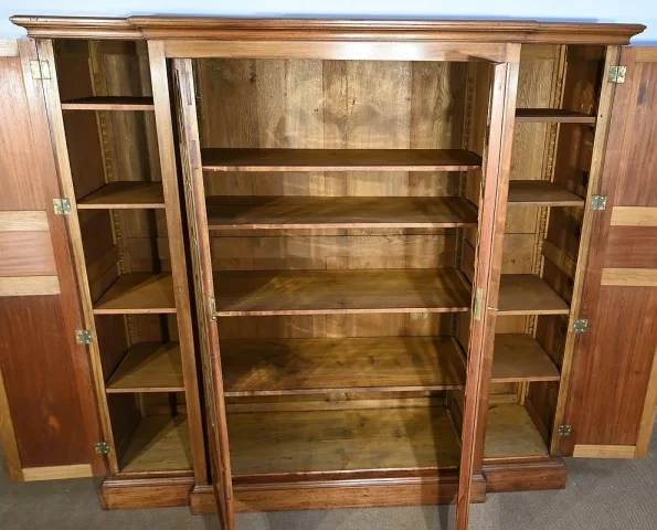 BÜCHERREGAL AUS DEM 19. JAHRHUNDERT