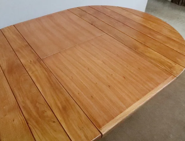 AUSZIEHBARER ULME-TISCH