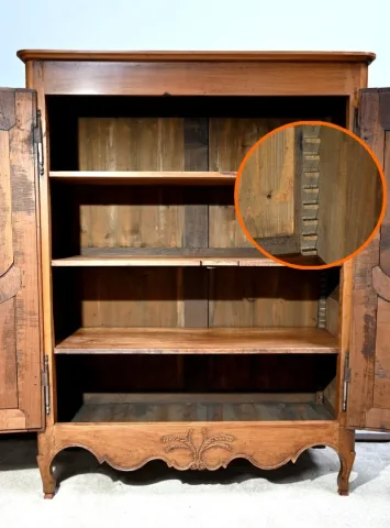 Armoire dite « Bassette » en Merisier et Chêne – Début XIXe