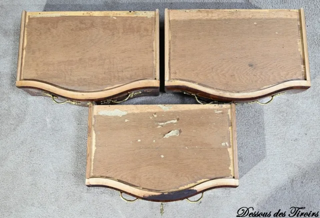 Petite Commode-Tombeau en Palissandre et Bois de Violette, style Transition Louis XIV Louis XV – Début XXe