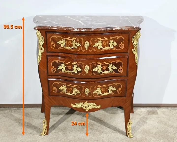 Petite Commode-Tombeau en Palissandre et Bois de Violette, style Transition Louis XIV Louis XV – Début XXe