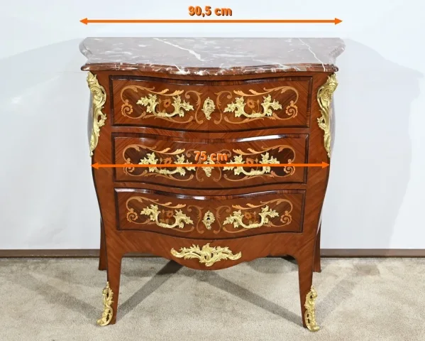 Petite Commode-Tombeau en Palissandre et Bois de Violette, style Transition Louis XIV Louis XV – Début XXe