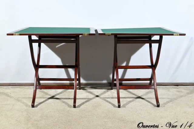 Paire de Tables de Jeux en Acajou, estampillées H.J. Linton – 1920