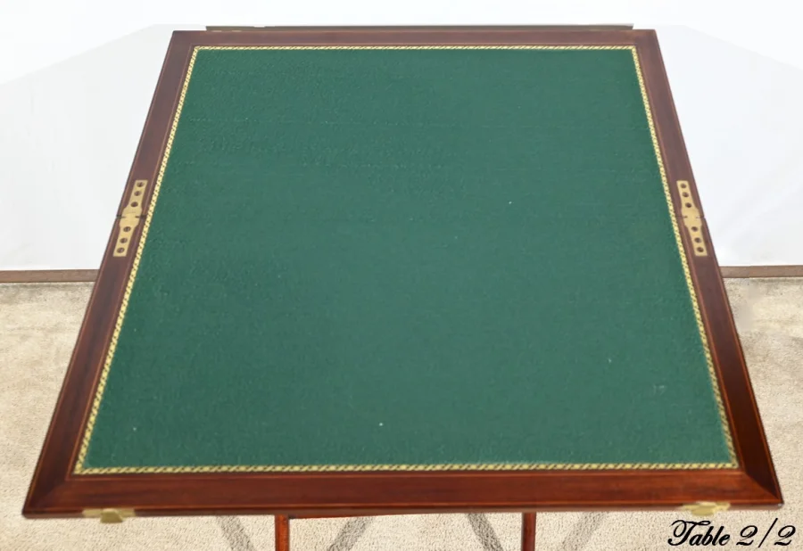Paire de Tables de Jeux en Acajou, estampillées H.J. Linton – 1920