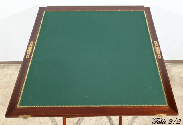 Paire de Tables de Jeux en Acajou, estampillées H.J. Linton – 1920