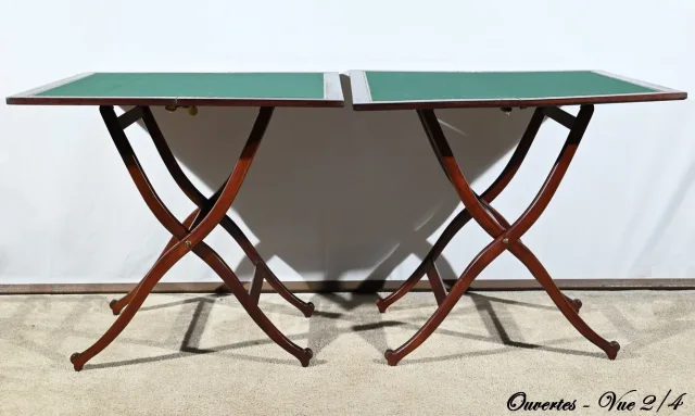 Paire de Tables de Jeux en Acajou, estampillées H.J. Linton – 1920