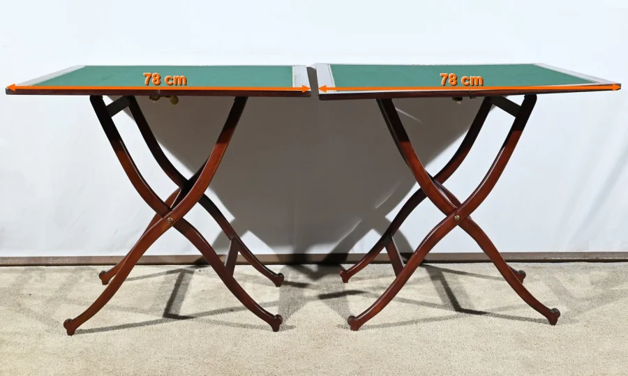 Paire de Tables de Jeux en Acajou, estampillées H.J. Linton – 1920