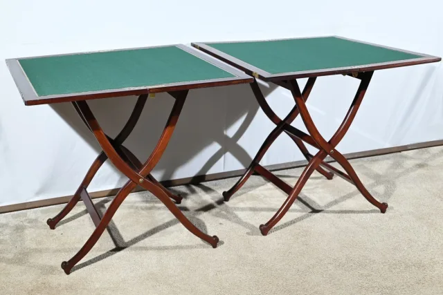 Paire de Tables de Jeux en Acajou, estampillées H.J. Linton – 1920