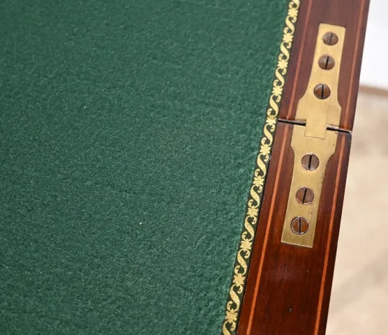 Paire de Tables de Jeux en Acajou, estampillées H.J. Linton – 1920