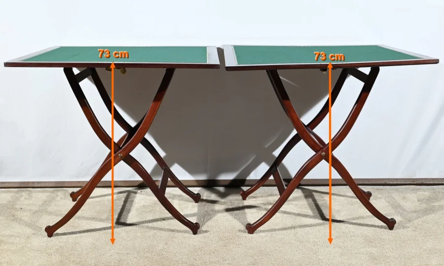 Paire de Tables de Jeux en Acajou, estampillées H.J. Linton – 1920