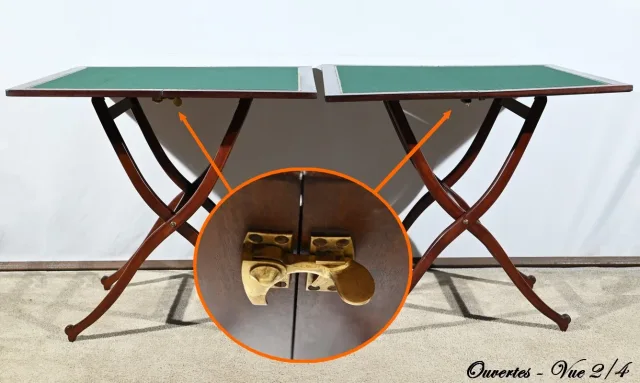 Paire de Tables de Jeux en Acajou, estampillées H.J. Linton – 1920