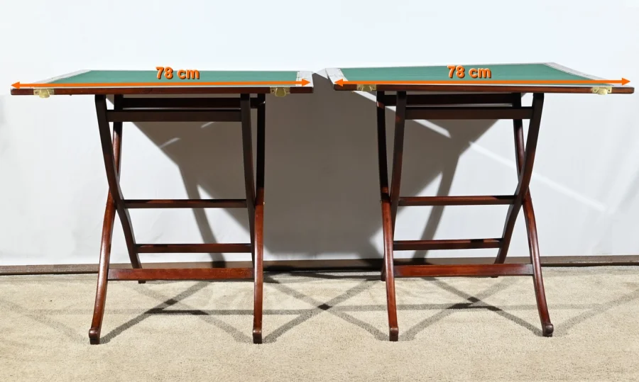 Paire de Tables de Jeux en Acajou, estampillées H.J. Linton – 1920