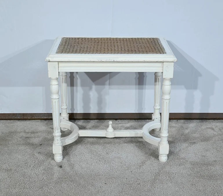 Petit Siège Rectangulaire en Bois réchampi, style Louis XVI – 1920