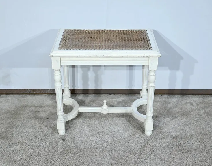Petit Siège Rectangulaire en Bois réchampi, style Louis XVI – 1920