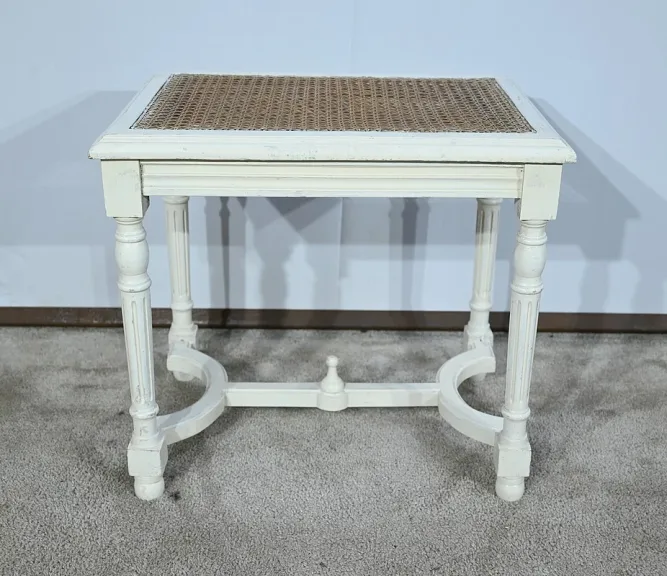 Petit Siège Rectangulaire en Bois réchampi, style Louis XVI – 1920