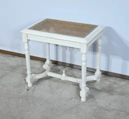 Petit Siège Rectangulaire en Bois réchampi, style Louis XVI – 1920