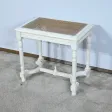 Petit Siège Rectangulaire en Bois réchampi, style Louis XVI – 1920