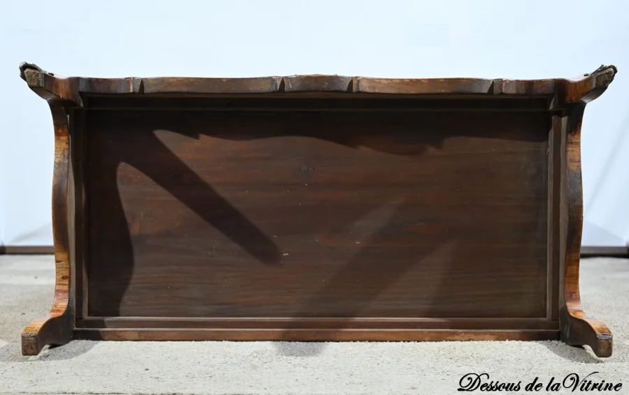 VITRINE IM LOUIS XV-STIL