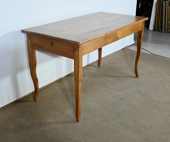 BOERDERIJTAFEL IN LOUIS XV-STIJL