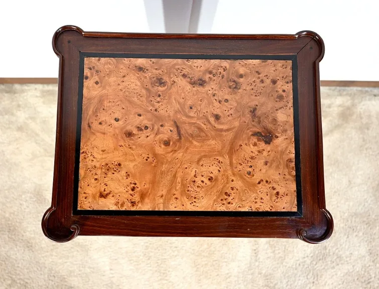 Petite Table Chiffonnière en Acajou et Loupe d'Amboine, époque Louis XVI – Fin XVIIIe