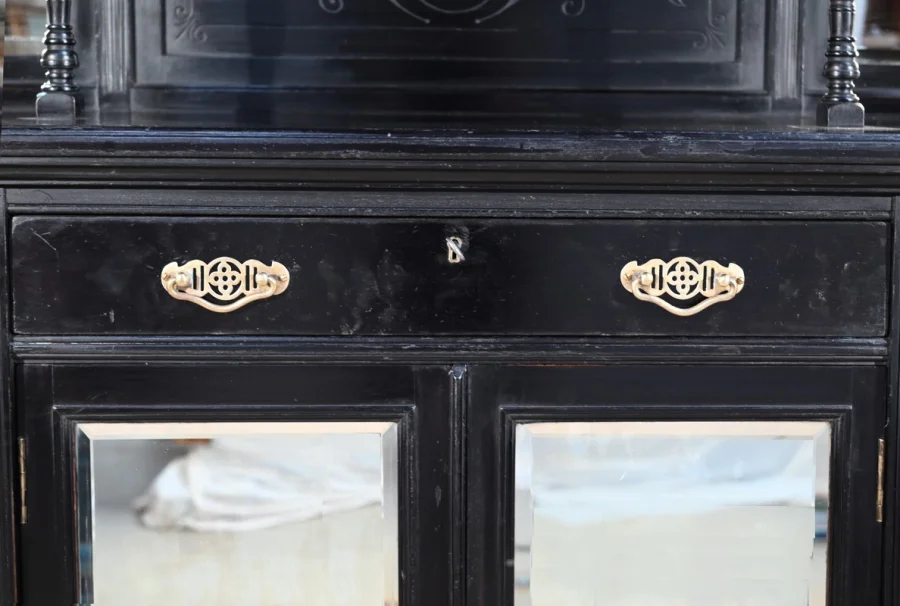 NAPOLEON III STYLE CABINET