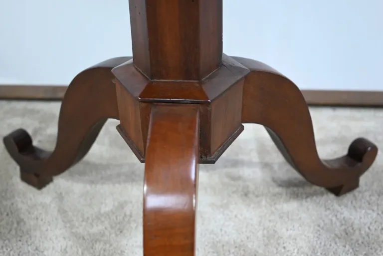 Petit Guéridon en Acajou de Cuba, époque Restauration - Début XIXe