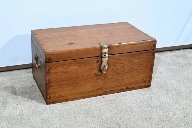 CASSETTA IN TEAK