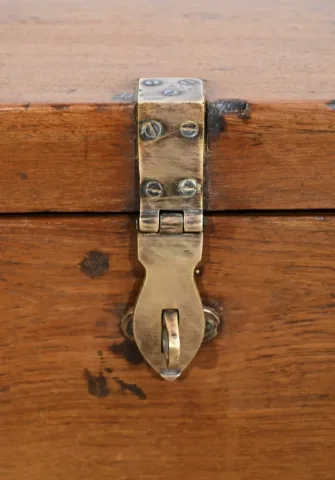 CASSETTA IN TEAK