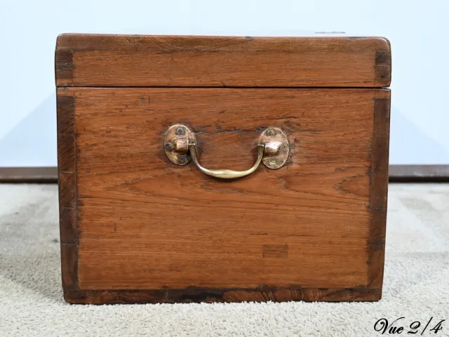CASSETTA IN TEAK
