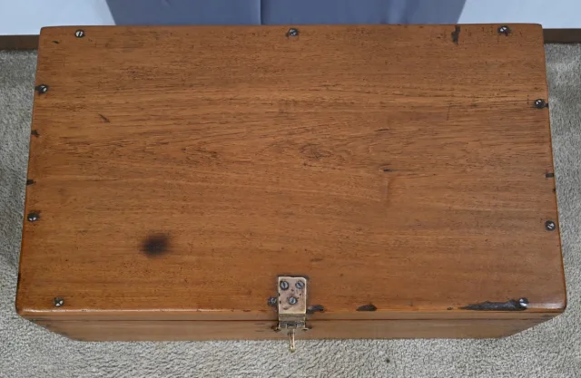 CASSETTA IN TEAK