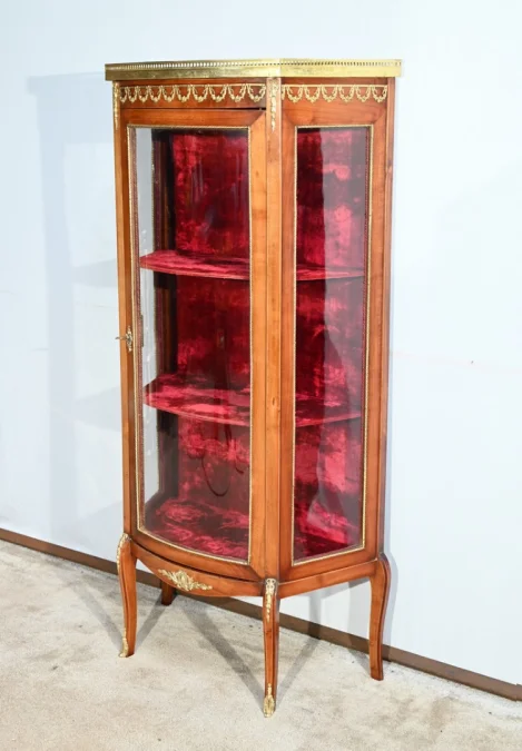 Petite Vitrine en Merisier Clair, Transition Louis XV / Louis XVI – Début XXe