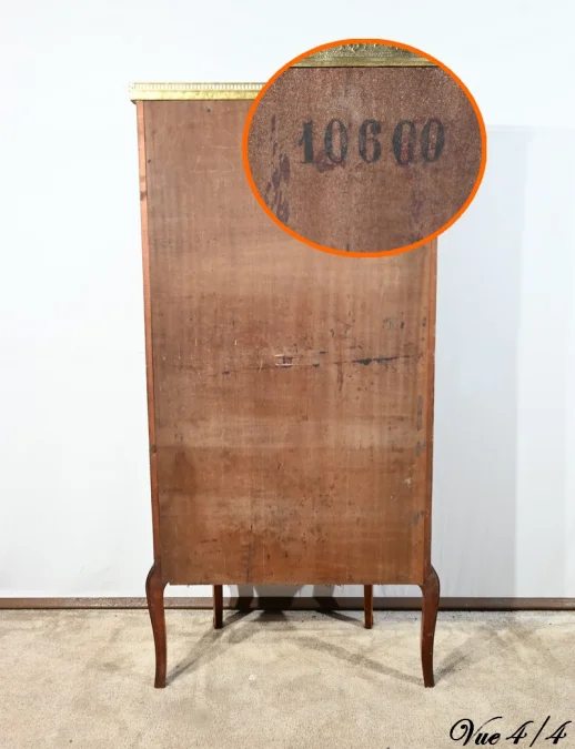Petite Vitrine en Merisier Clair, Transition Louis XV / Louis XVI – Début XXe