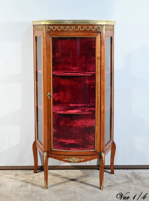 Petite Vitrine en Merisier Clair, Transition Louis XV / Louis XVI – Début XXe