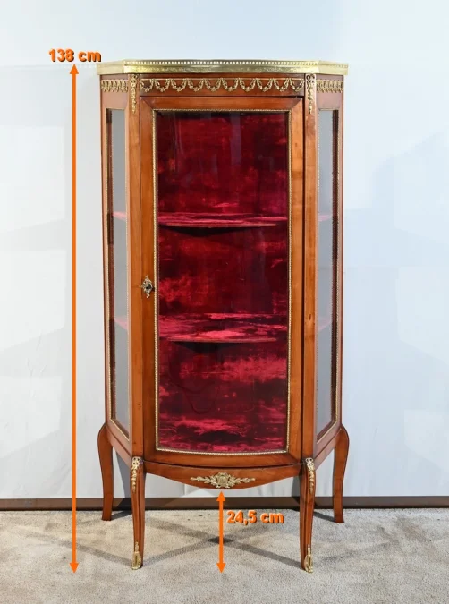 Petite Vitrine en Merisier Clair, Transition Louis XV / Louis XVI – Début XXe
