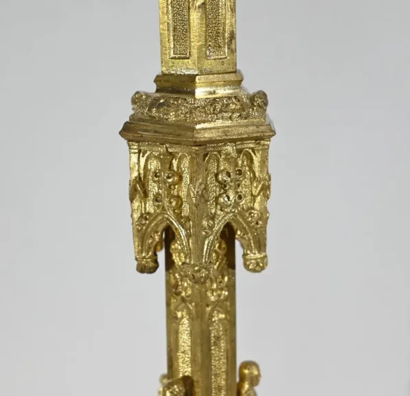 Kerzenständer aus vergoldeter Bronze