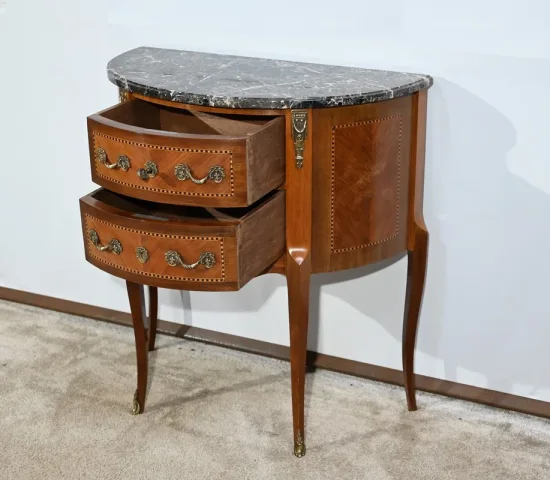 Petite Commode Demi-Lune en Bois de Rose, style Transition Louis XV/Louis XVI – 1ère Partie XXe
