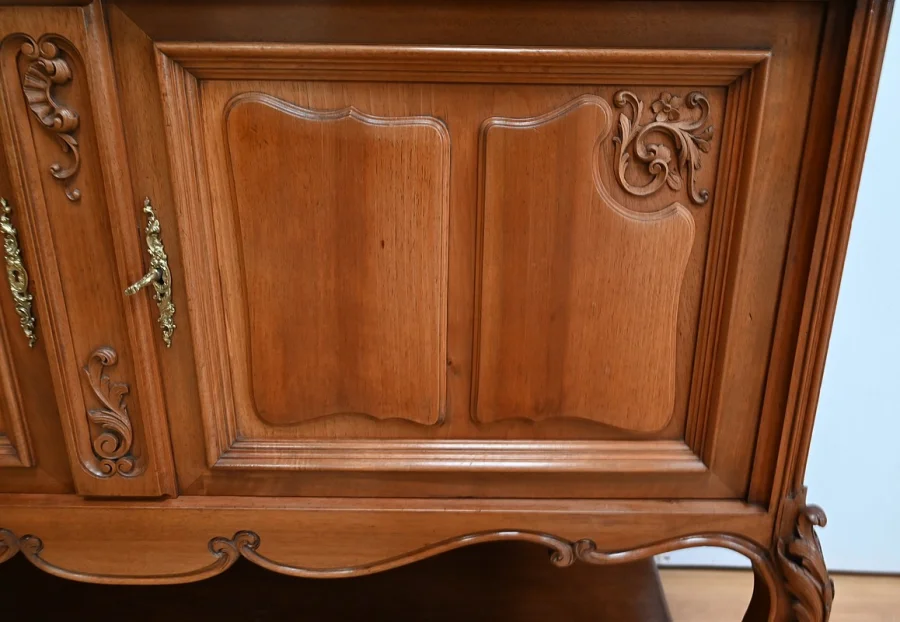 BUFFET IN LOUIS XV-STIJL