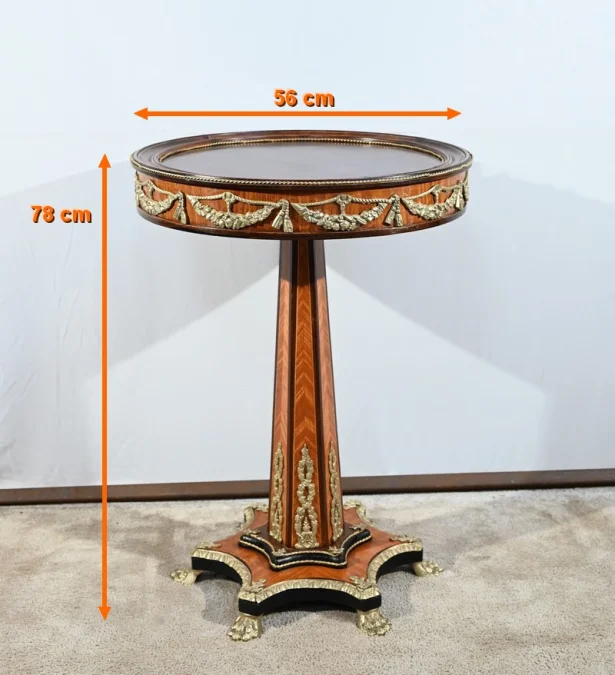 TISCH IM FRANZÖSISCHEN RESTAURATIONSSTIL