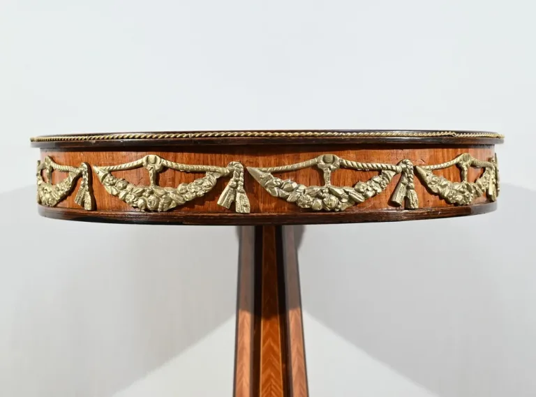 Guéridon en Bois Précieux, style Restauration, époque Napoléon III – Milieu XIXe